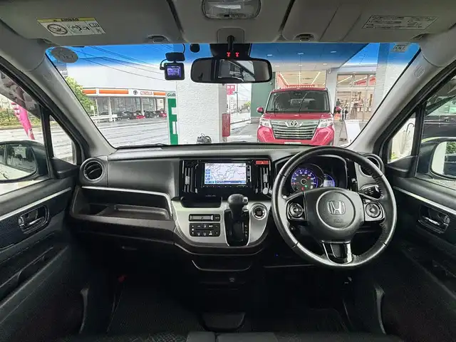 ホンダ Ｎ ＷＧＮ カスタム G ターボパッケージ 熊本県 2015(平27)年 8.2万km プレミアムホワイトパール 純正ナビ（VXM-152VFi）/【フルセグTV/CD/DVD/Bluetooth/MusicRack】/バックカメラ/シティブレーキアクティブシステム（CTBA）/クルーズコントロール/パドルシフト/黒ハーフレザーシート/ドライブレコーダー（DRV-220D）/純正14インチAW/ECON/横滑り防止機能/オートライト/LEDヘッドライト/フォグランプ/純正フロアマット/純正ドアバイザー/革巻きステアリング/ステアリングスイッチ/保証書/取扱説明書