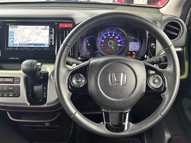 ホンダ Ｎ ＷＧＮ カスタム G ターボパッケージ 熊本県 2015(平27)年 8.2万km プレミアムホワイトパール 純正ナビ（VXM-152VFi）/【フルセグTV/CD/DVD/Bluetooth/MusicRack】/バックカメラ/シティブレーキアクティブシステム（CTBA）/クルーズコントロール/パドルシフト/黒ハーフレザーシート/ドライブレコーダー（DRV-220D）/純正14インチAW/ECON/横滑り防止機能/オートライト/LEDヘッドライト/フォグランプ/純正フロアマット/純正ドアバイザー/革巻きステアリング/ステアリングスイッチ/保証書/取扱説明書