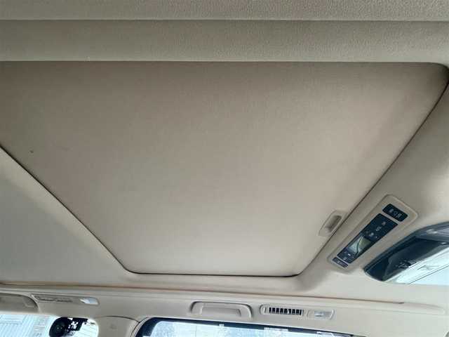 トヨタ アルファード 240G 栃木県 2012(平24)年 12.1万km ホワイトパールクリスタルシャイン (株)IDOMが運営する【じしゃロン宇都宮店】の自社ローン専用車両になります。こちらは現金またはオートローンご利用時の価格です。自社ローンご希望の方は別途その旨お申付け下さい/サンルーフ/フリップダウンモニター/両側パワースライドドア/社外ナビ/バックカメラ/フルセグ/Ｂｌｕｅｔｏｏｔｈ/パワーシート/メモリーシート/ＥＴＣ/クルーズコントロール