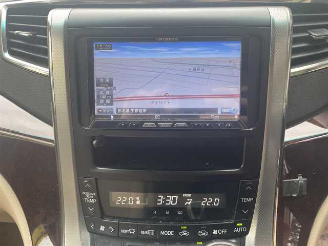 トヨタ アルファード 240G 栃木県 2012(平24)年 12.1万km ホワイトパールクリスタルシャイン (株)IDOMが運営する【じしゃロン宇都宮店】の自社ローン専用車両になります。こちらは現金またはオートローンご利用時の価格です。自社ローンご希望の方は別途その旨お申付け下さい/サンルーフ/フリップダウンモニター/両側パワースライドドア/社外ナビ/バックカメラ/フルセグ/Ｂｌｕｅｔｏｏｔｈ/パワーシート/メモリーシート/ＥＴＣ/クルーズコントロール
