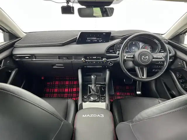 マツダ マツダ３セダン 高知県 2019(令1)年 5.3万km チタニウムフラッシュマイカ 純正ナビ/全方位カメラ/アイドリングストップ/クルーズコントロール/ETC/ドライブレコーダー/ターボ/オートエアコン/Bluetooth接続/運転席パワーシート/純正18インチアルミホイール/横滑り防止装置/コーナーセンサー/盗難防止装置/LEDオートライト/オートマチックハイビーム/運転席＋助手席＋サイドエアバッグ/パーキングセンサー