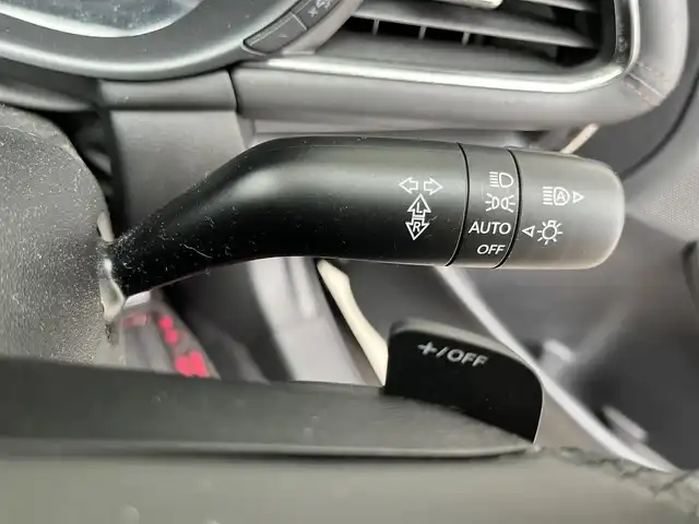 マツダ マツダ３セダン 高知県 2019(令1)年 5.3万km チタニウムフラッシュマイカ 純正ナビ/全方位カメラ/アイドリングストップ/クルーズコントロール/ETC/ドライブレコーダー/ターボ/オートエアコン/Bluetooth接続/運転席パワーシート/純正18インチアルミホイール/横滑り防止装置/コーナーセンサー/盗難防止装置/LEDオートライト/オートマチックハイビーム/運転席＋助手席＋サイドエアバッグ/パーキングセンサー
