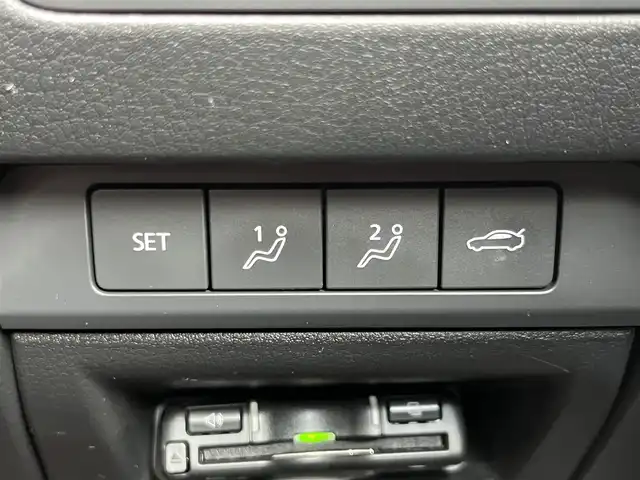 マツダ マツダ３セダン 高知県 2019(令1)年 5.3万km チタニウムフラッシュマイカ 純正ナビ/全方位カメラ/アイドリングストップ/クルーズコントロール/ETC/ドライブレコーダー/ターボ/オートエアコン/Bluetooth接続/運転席パワーシート/純正18インチアルミホイール/横滑り防止装置/コーナーセンサー/盗難防止装置/LEDオートライト/オートマチックハイビーム/運転席＋助手席＋サイドエアバッグ/パーキングセンサー