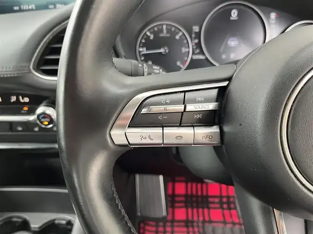 マツダ マツダ３セダン 高知県 2019(令1)年 5.3万km チタニウムフラッシュマイカ 純正ナビ/全方位カメラ/アイドリングストップ/クルーズコントロール/ETC/ドライブレコーダー/ターボ/オートエアコン/Bluetooth接続/運転席パワーシート/純正18インチアルミホイール/横滑り防止装置/コーナーセンサー/盗難防止装置/LEDオートライト/オートマチックハイビーム/運転席＋助手席＋サイドエアバッグ/パーキングセンサー