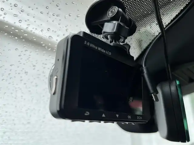 マツダ マツダ３セダン 高知県 2019(令1)年 5.3万km チタニウムフラッシュマイカ 純正ナビ/全方位カメラ/アイドリングストップ/クルーズコントロール/ETC/ドライブレコーダー/ターボ/オートエアコン/Bluetooth接続/運転席パワーシート/純正18インチアルミホイール/横滑り防止装置/コーナーセンサー/盗難防止装置/LEDオートライト/オートマチックハイビーム/運転席＋助手席＋サイドエアバッグ/パーキングセンサー