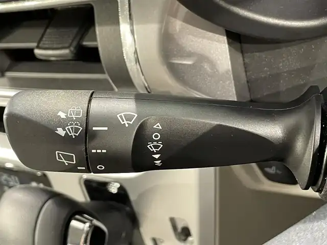 ダイハツ キャスト スタイル X リミテッド SAⅢ 愛知県 2020(令2)年 6.8万km ファイアークォーツレッドM １０インチディスプレイオーディオ　/（Bluetooth/SD/CarPlay/ラジオ）/衝突軽減ブレーキ　/シートヒーター　/後付けコーナセンサー　/ビルトインＥＴＣ　/バックカメラ　/オートマチックハイビーム　/アイドリングストップ/横滑り防止装置/プッシュスタート　/　　スマートキー