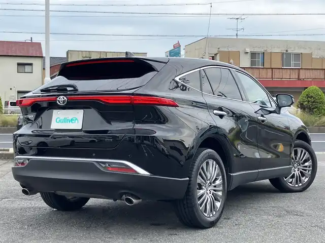 トヨタ ハリアー Z 三重県 2023(令5)年 1.9万km ブラック 登録時走行距離18550km/ワンオーナー  /JBLサウンド/♪トヨタセーフティセンス/ ・PCS（プリクラッシュセーフティ）/ ・LTA（レーントレーシングアシスト）/ ・RSA（ロードサインアシスト）/ ・レーダークルーズコントロール（全車速追従機能付き）/ ・BSM（ブラインドスポットモニター）/ ・クリアランスソナー/ ・PKSB（パーキングサポートブレーキ）/ ・ドライブモードセレクトスイッチ/ ・RCTA（リヤクロストラフィックアラート）/♪純正メーカーナビ/　・Bluetooth・フルセグTV/　・AppleCarPlay・AndroidAuto/　・USB-C・ MiraCast/純正デジタルインナーミラー(前後録画機能付き)/パワーバックドア/バックガイドカメラ/ヘッドアップディスプレイ/スマートキーx２/プッシュスタート/LEDヘッドライト/LEDフォグライト /オートライト/オートマチックハイビーム/ハーフレザーシート/D席パワーシート/ビルトインETC2.0/革巻きステアリング/ステアリングスイッチ/電子パーキングスイッチ/オートブレーキホールド/オートリトラクタブルミラー/ウィンカーミラー/フロアマット/横滑り防止機能/サイド/カーテン/ニーエアバック