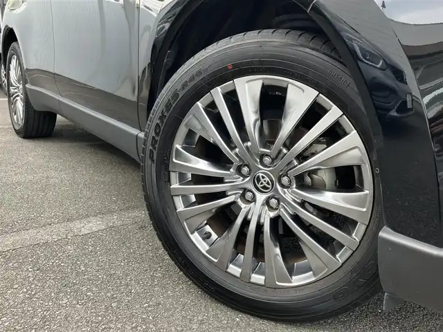 トヨタ ハリアー Z 三重県 2023(令5)年 1.9万km ブラック 登録時走行距離18550km/ワンオーナー  /JBLサウンド/♪トヨタセーフティセンス/ ・PCS（プリクラッシュセーフティ）/ ・LTA（レーントレーシングアシスト）/ ・RSA（ロードサインアシスト）/ ・レーダークルーズコントロール（全車速追従機能付き）/ ・BSM（ブラインドスポットモニター）/ ・クリアランスソナー/ ・PKSB（パーキングサポートブレーキ）/ ・ドライブモードセレクトスイッチ/ ・RCTA（リヤクロストラフィックアラート）/♪純正メーカーナビ/　・Bluetooth・フルセグTV/　・AppleCarPlay・AndroidAuto/　・USB-C・ MiraCast/純正デジタルインナーミラー(前後録画機能付き)/パワーバックドア/バックガイドカメラ/ヘッドアップディスプレイ/スマートキーx２/プッシュスタート/LEDヘッドライト/LEDフォグライト /オートライト/オートマチックハイビーム/ハーフレザーシート/D席パワーシート/ビルトインETC2.0/革巻きステアリング/ステアリングスイッチ/電子パーキングスイッチ/オートブレーキホールド/オートリトラクタブルミラー/ウィンカーミラー/フロアマット/横滑り防止機能/サイド/カーテン/ニーエアバック