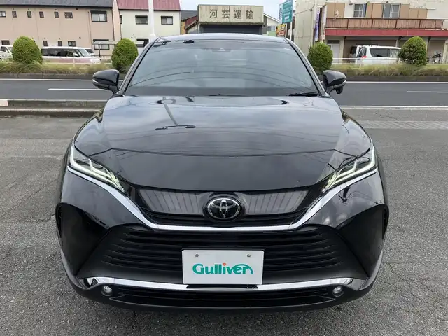 トヨタ ハリアー Z 三重県 2023(令5)年 1.9万km ブラック 登録時走行距離18550km/ワンオーナー  /JBLサウンド/♪トヨタセーフティセンス/ ・PCS（プリクラッシュセーフティ）/ ・LTA（レーントレーシングアシスト）/ ・RSA（ロードサインアシスト）/ ・レーダークルーズコントロール（全車速追従機能付き）/ ・BSM（ブラインドスポットモニター）/ ・クリアランスソナー/ ・PKSB（パーキングサポートブレーキ）/ ・ドライブモードセレクトスイッチ/ ・RCTA（リヤクロストラフィックアラート）/♪純正メーカーナビ/　・Bluetooth・フルセグTV/　・AppleCarPlay・AndroidAuto/　・USB-C・ MiraCast/純正デジタルインナーミラー(前後録画機能付き)/パワーバックドア/バックガイドカメラ/ヘッドアップディスプレイ/スマートキーx２/プッシュスタート/LEDヘッドライト/LEDフォグライト /オートライト/オートマチックハイビーム/ハーフレザーシート/D席パワーシート/ビルトインETC2.0/革巻きステアリング/ステアリングスイッチ/電子パーキングスイッチ/オートブレーキホールド/オートリトラクタブルミラー/ウィンカーミラー/フロアマット/横滑り防止機能/サイド/カーテン/ニーエアバック