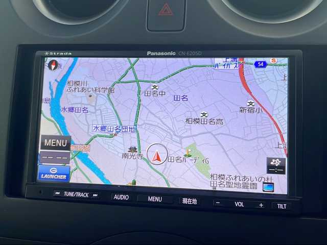日産 ノート X FOUR 青森県 2016(平28)年 5.4万km ブリリアントホワイトパール 4WD/社外メモリナビ・ワンセグTV/エマージェンシーブレーキ/レーンキープアシスト/横滑り防止機能/ETC/オートライト/純正フロアマット/インテリキー/プッシュスタート/ドアバイザー