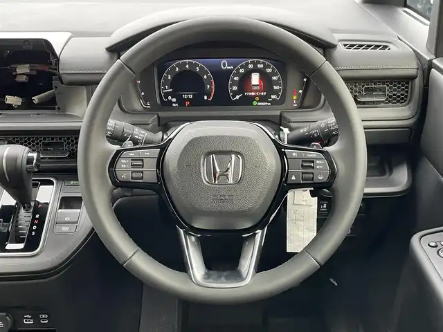 ホンダ ステップワゴン スパーダ 東京都 2025(令7)年 0.1千km プラチナホワイトパール 登録済未使用車/バックカメラ/追従クルーズ/ブラインドスポットインフォメーション/前席シートヒーター/パワーテールゲート/両側パワースライドドア/全列USBチャージャー/衝突軽減ブレーキ/純正アルミ