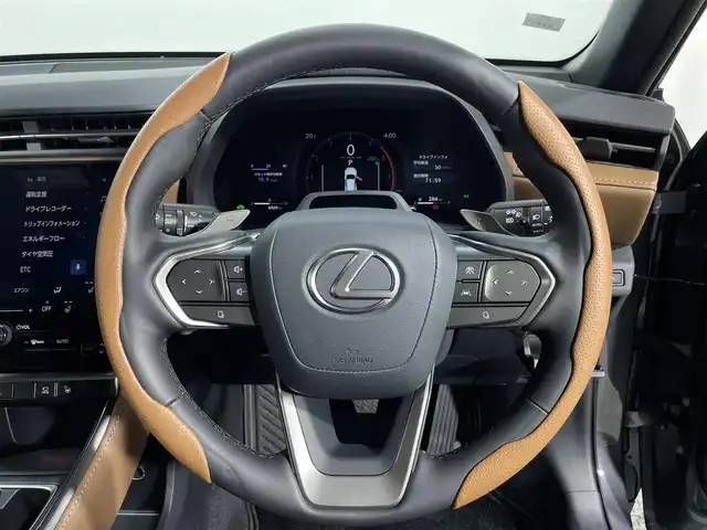 レクサス ＬＢＸ リラックス 大阪府 2024(令6)年 0.7万km ソニッククロム プロアクティブドライビングアシスト ドライバーモニター 360カメラ 衝突軽減Ｂ レーダークルーズＣ ＢＳＭ 電動リアゲート パワーシート シートヒーター メモリシート フルセグＴＶ Ｂｌｕｅｔｏｏｔｈ