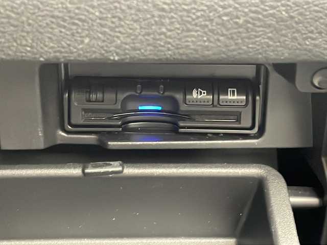 日産 セレナ e－パワー ハイウェイスター V 沖縄県 2019(平31)年 4.9万km ダイヤモンドブラック ワンオーナー/純正9インチナビ　【MM518D-L】　/（フルセグTV/ＡＭ／ＦＭ／ＣＤ／ＤＶＤ／ＢＴ）/全方位カメラ　/両側パワースライドドア　/セーフティパックB（MOP)/スクラッチシールド（MOP)/ＥＴＣ　/ドライブレコーダー/クルーズコントロール/プロパイロット　/デジタルインナーミラー　/ステアリングスイッチ　/オートライト　/電格ミラー/オートホールドボタン/スマートキー/サンシェード/純正アルミホイール/LEDヘッドライト