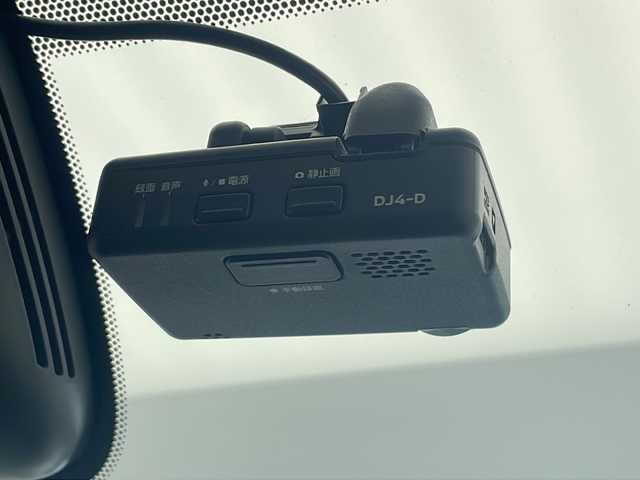 日産 セレナ e－パワー ハイウェイスター V 沖縄県 2019(平31)年 4.9万km ダイヤモンドブラック ワンオーナー/純正9インチナビ　【MM518D-L】　/（フルセグTV/ＡＭ／ＦＭ／ＣＤ／ＤＶＤ／ＢＴ）/全方位カメラ　/両側パワースライドドア　/セーフティパックB（MOP)/スクラッチシールド（MOP)/ＥＴＣ　/ドライブレコーダー/クルーズコントロール/プロパイロット　/デジタルインナーミラー　/ステアリングスイッチ　/オートライト　/電格ミラー/オートホールドボタン/スマートキー/サンシェード/純正アルミホイール/LEDヘッドライト