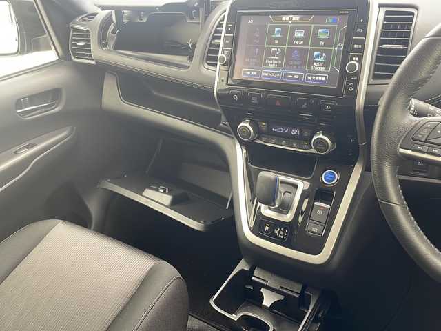 日産 セレナ e－パワー ハイウェイスター V 沖縄県 2019(平31)年 4.9万km ダイヤモンドブラック ワンオーナー/純正9インチナビ　【MM518D-L】　/（フルセグTV/ＡＭ／ＦＭ／ＣＤ／ＤＶＤ／ＢＴ）/全方位カメラ　/両側パワースライドドア　/セーフティパックB（MOP)/スクラッチシールド（MOP)/ＥＴＣ　/ドライブレコーダー/クルーズコントロール/プロパイロット　/デジタルインナーミラー　/ステアリングスイッチ　/オートライト　/電格ミラー/オートホールドボタン/スマートキー/サンシェード/純正アルミホイール/LEDヘッドライト