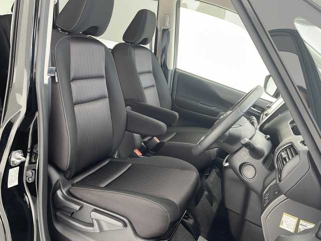 日産 セレナ e－パワー ハイウェイスター V 沖縄県 2019(平31)年 4.9万km ダイヤモンドブラック ワンオーナー/純正9インチナビ　【MM518D-L】　/（フルセグTV/ＡＭ／ＦＭ／ＣＤ／ＤＶＤ／ＢＴ）/全方位カメラ　/両側パワースライドドア　/セーフティパックB（MOP)/スクラッチシールド（MOP)/ＥＴＣ　/ドライブレコーダー/クルーズコントロール/プロパイロット　/デジタルインナーミラー　/ステアリングスイッチ　/オートライト　/電格ミラー/オートホールドボタン/スマートキー/サンシェード/純正アルミホイール/LEDヘッドライト