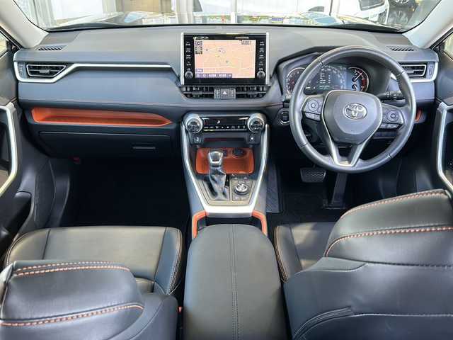 トヨタ ＲＡＶ４ アドベンチャー 静岡県 2020(令2)年 4.5万km アティチュードブラックマイカ 純正メモリナビ/・CD/・DVD/・フルセグＴＶ/・Bluetooth/・USB/・AM/・FM/主要装備/・サンルーフ/・TRDフロントガーニッシュ/・TRDバックドアロアガーニッシュ/・衝突軽減/・レーンキープ/・追従クルコン/・コーナーセンサー前後/・バックカメラ/・ETC/・ドラレコ前後/・パワーシートD席/・レザーシート/・LEDヘッドライト/・オートハイビーム/・フォグランプ/・純正フロアマット/・純正アルミホイール