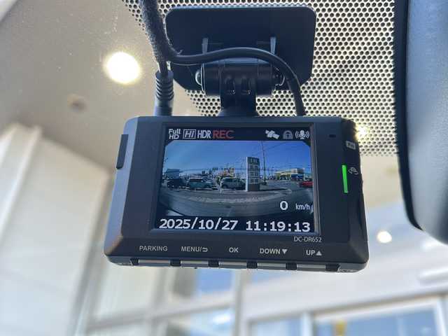 トヨタ ＲＡＶ４ アドベンチャー 静岡県 2020(令2)年 4.5万km アティチュードブラックマイカ 純正メモリナビ/・CD/・DVD/・フルセグＴＶ/・Bluetooth/・USB/・AM/・FM/主要装備/・サンルーフ/・TRDフロントガーニッシュ/・TRDバックドアロアガーニッシュ/・衝突軽減/・レーンキープ/・追従クルコン/・コーナーセンサー前後/・バックカメラ/・ETC/・ドラレコ前後/・パワーシートD席/・レザーシート/・LEDヘッドライト/・オートハイビーム/・フォグランプ/・純正フロアマット/・純正アルミホイール