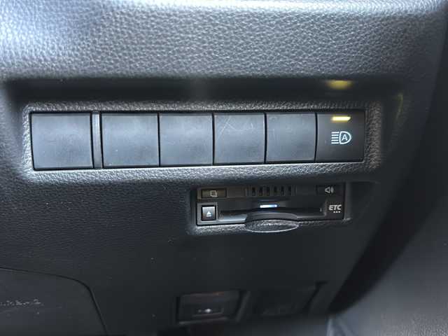 トヨタ ＲＡＶ４ アドベンチャー 静岡県 2020(令2)年 4.5万km アティチュードブラックマイカ 純正メモリナビ/・CD/・DVD/・フルセグＴＶ/・Bluetooth/・USB/・AM/・FM/主要装備/・サンルーフ/・TRDフロントガーニッシュ/・TRDバックドアロアガーニッシュ/・衝突軽減/・レーンキープ/・追従クルコン/・コーナーセンサー前後/・バックカメラ/・ETC/・ドラレコ前後/・パワーシートD席/・レザーシート/・LEDヘッドライト/・オートハイビーム/・フォグランプ/・純正フロアマット/・純正アルミホイール