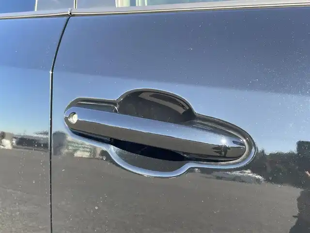 トヨタ ＲＡＶ４ アドベンチャー 千葉県 2020(令2)年 4.5万km アティチュードブラックマイカ 純正メモリナビ/・CD/・DVD/・フルセグＴＶ/・Bluetooth/・USB/・AM/・FM/主要装備/・サンルーフ/・TRDフロントガーニッシュ/・TRDバックドアロアガーニッシュ/・衝突軽減/・レーンキープ/・追従クルコン/・コーナーセンサー前後/・バックカメラ/・ETC/・ドラレコ前後/・パワーシートD席/・レザーシート/・LEDヘッドライト/・オートハイビーム/・フォグランプ/・純正フロアマット/・純正アルミホイール