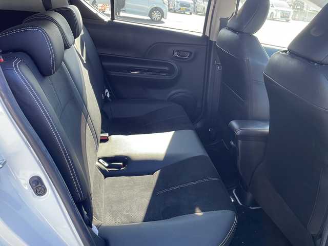 トヨタ アクア G G’s 新潟県 2014(平26)年 9.8万km ライムホワイトパールクリスタルシャイン ＊SDナビ/＊シートヒーター/＊Gs17インチホイール/＊横滑り防止装置/＊盗難防止装置/＊Autoライト/＊社外LEDライト/＊電動格納ミラー/＊光軸レベライザー/＊パワーステアリング/＊パワーウインドウ/＊純正フロアマット/＊純正ドアバイザー