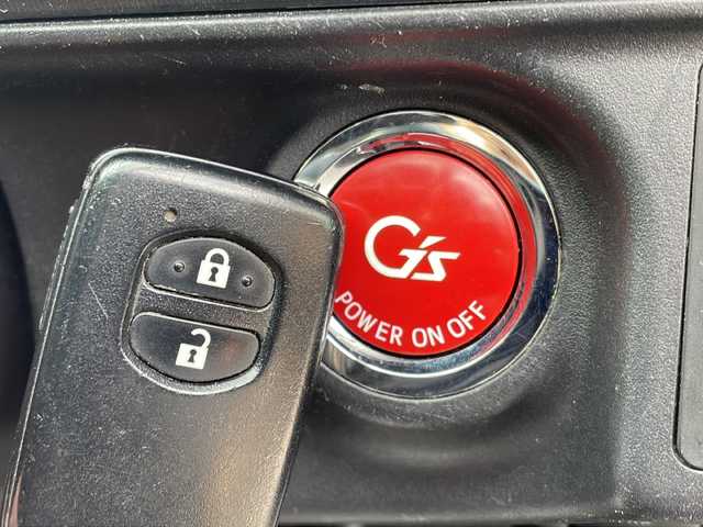 トヨタ アクア G G’s 新潟県 2014(平26)年 9.8万km ライムホワイトパールクリスタルシャイン ＊SDナビ/＊シートヒーター/＊Gs17インチホイール/＊横滑り防止装置/＊盗難防止装置/＊Autoライト/＊社外LEDライト/＊電動格納ミラー/＊光軸レベライザー/＊パワーステアリング/＊パワーウインドウ/＊純正フロアマット/＊純正ドアバイザー