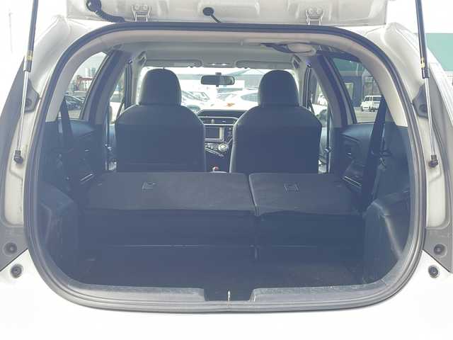 トヨタ アクア G G’s 新潟県 2014(平26)年 9.8万km ライムホワイトパールクリスタルシャイン ＊SDナビ/＊シートヒーター/＊Gs17インチホイール/＊横滑り防止装置/＊盗難防止装置/＊Autoライト/＊社外LEDライト/＊電動格納ミラー/＊光軸レベライザー/＊パワーステアリング/＊パワーウインドウ/＊純正フロアマット/＊純正ドアバイザー