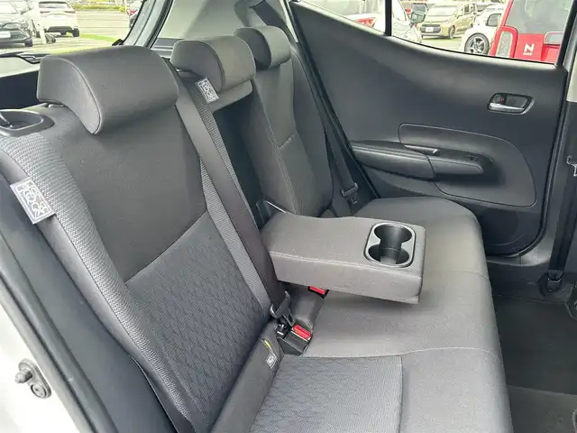 トヨタ アクア G 香川県 2022(令4)年 3.3万km シルバーM トヨタセーフティ/・プリクラッシュセーフティ/・レーントレーシングアシスト/・レーダークルーズコントロール/・レーンディバーチャーアラート/・オートマチックハイビーム/・先行車発進告知機能/純正７インチメモリナビ/・Bluetooth/バックカメラ/クリアランスソナー/100V充電/LEDヘッド/AAC/ドライブレコーダー/ビルトインETC/盗難防止装置/スマートキー/純正フロアマット/オートライト