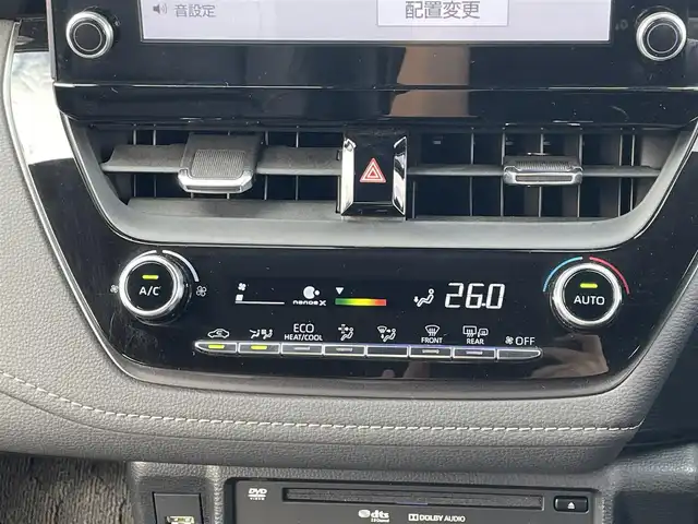 トヨタ カローラツーリング ハイブリッド ダブルバイビー 千葉県 2021(令3)年 2.3万km プラチナホワイトパールマイカ ワンオーナー/トヨタセーフティーセンス/・プリクラッシュセーフティー/・レーンキープアシスト/・パーキングサポートブレーキ/・ロードサインアシスト/・オートマチックハイビーム/・アダプティブクルーズコントロール/純正ディスプレイオーディオ/・ナビ/DVD/Bluetooth/フルセグ/バックカメラ/ハーフレザーシート/前席シートヒーター/スマートキー/前後コーナーセンサー/純正17インチアルミホイール/純正LEDヘッドライト/フォグランプ/ビルトインETC2.0/社外前後ドライブレコーダー【DC-DR652】/ヘッドライトレベライザー/ドアバイザー/本革巻きステアリング/サイド＆カーテンエアバッグ/新車時保証書＆取扱説明書