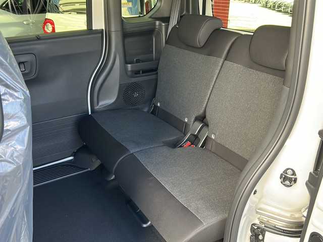 ホンダ Ｎ ＢＯＸ カスタム 広島県 2025(令7)年 0.1万km プラチナホワイトパール Honda SENSING/●衝突軽減ブレーキ（CMBS）/●先行車発進お知らせ機能/●歩行者事故低減ステアリング/●路外逸脱抑制機能/●標識認識機能/●渋滞追従機能付アダプティブクルーズコントロール（ACC）/●車線維持支援システム（LKAS）/●誤発進抑制機能/●後方誤発進抑制機能/●近距離衝突軽減ブレーキ/●急アクセル抑制機能/●パーキングセンサーシステム/●オートハイビーム/ダイレクトプロジェクション式フルLEDヘッドライト/シーケンシャルターンランプ/片側パワースライドドア/ナビ装着用スペシャルパッケージ/シートヒーター（D/N）/フロントシートアームレスト（運転席）/オートリトラミラー/スマートキー/プッシュスタート/ロールサンシェード/フルエアコン/W+サイド+カーテンエアバッグ/電子制御パーキングブレーキ/オートブレーキホールド機能/360°スーパーUV・IRカット パッケージ/エマージェンシーストップシグナル/トリコットシート（ブラック）/14インチアルミホイール（シャークグレー塗装＋切削）