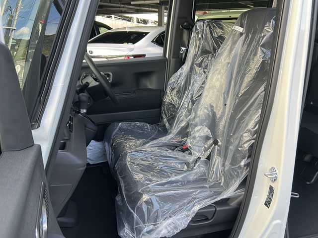 ホンダ Ｎ ＢＯＸ カスタム 広島県 2025(令7)年 0.1万km プラチナホワイトパール Honda SENSING/●衝突軽減ブレーキ（CMBS）/●先行車発進お知らせ機能/●歩行者事故低減ステアリング/●路外逸脱抑制機能/●標識認識機能/●渋滞追従機能付アダプティブクルーズコントロール（ACC）/●車線維持支援システム（LKAS）/●誤発進抑制機能/●後方誤発進抑制機能/●近距離衝突軽減ブレーキ/●急アクセル抑制機能/●パーキングセンサーシステム/●オートハイビーム/ダイレクトプロジェクション式フルLEDヘッドライト/シーケンシャルターンランプ/片側パワースライドドア/ナビ装着用スペシャルパッケージ/シートヒーター（D/N）/フロントシートアームレスト（運転席）/オートリトラミラー/スマートキー/プッシュスタート/ロールサンシェード/フルエアコン/W+サイド+カーテンエアバッグ/電子制御パーキングブレーキ/オートブレーキホールド機能/360°スーパーUV・IRカット パッケージ/エマージェンシーストップシグナル/トリコットシート（ブラック）/14インチアルミホイール（シャークグレー塗装＋切削）