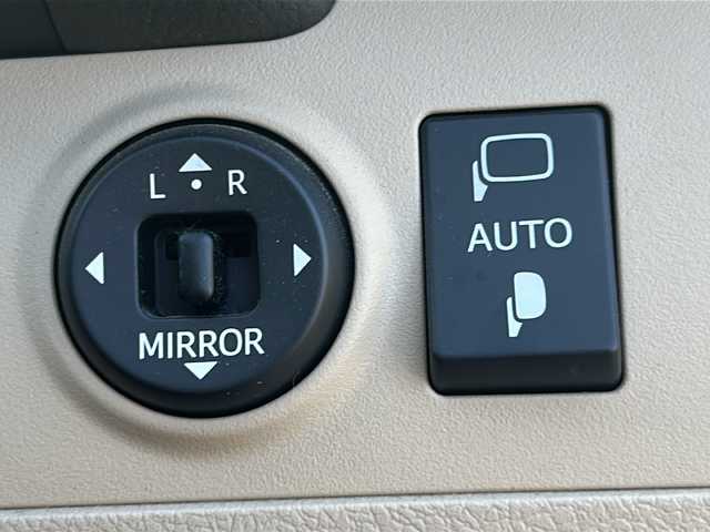 トヨタ クラウン ロイヤル ロイヤルサルーン ナビパッケージ 三重県 2009(平21)年 10.3万km ホワイトパールクリスタルシャイン 純正ナビ/サンルーフ/バックカメラ/ビルトインETC/スペアキー/パワーシート/クルーズコントロール/ウッドコンビステア/オートライト/ステアスイッチ/チルトテレスコピックステア/純正AW　