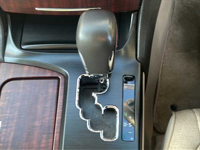 トヨタ クラウン ロイヤル ロイヤルサルーン ナビパッケージ 三重県 2009(平21)年 10.3万km ホワイトパールクリスタルシャイン 純正ナビ/サンルーフ/バックカメラ/ビルトインETC/スペアキー/パワーシート/クルーズコントロール/ウッドコンビステア/オートライト/ステアスイッチ/チルトテレスコピックステア/純正AW　