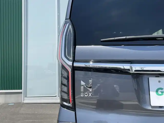 ホンダ Ｎ ＢＯＸ カスタム G L ターボ ホンダセンシング 神奈川県 2018(平30)年 6.9万km シャイニンググレーM ・純正ナビ　/・バックカメラ　/・ビルトインＥＴＣ　/・Ｂｌｕｅｔｏｏｔｈ　/・ＤＶＤ　ＣＤ　/・フルセグＴＶ　/・両側パワースライドドア　/・ＬＥＤヘッドライト　/・フォグランプ　/・ＵＳＢ給電×２　/・パドルシフト　/・ロールサンシェード/・スマートキー/・プッシュスタート/・純正アルミホイール/・純正フロアマット/・オートライト/・オートエアコン