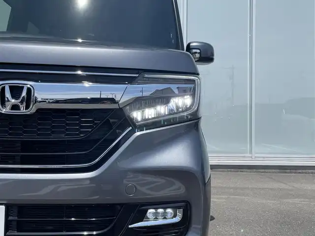ホンダ Ｎ ＢＯＸ カスタム G L ターボ ホンダセンシング 神奈川県 2018(平30)年 6.9万km シャイニンググレーM ・純正ナビ　/・バックカメラ　/・ビルトインＥＴＣ　/・Ｂｌｕｅｔｏｏｔｈ　/・ＤＶＤ　ＣＤ　/・フルセグＴＶ　/・両側パワースライドドア　/・ＬＥＤヘッドライト　/・フォグランプ　/・ＵＳＢ給電×２　/・パドルシフト　/・ロールサンシェード/・スマートキー/・プッシュスタート/・純正アルミホイール/・純正フロアマット/・オートライト/・オートエアコン
