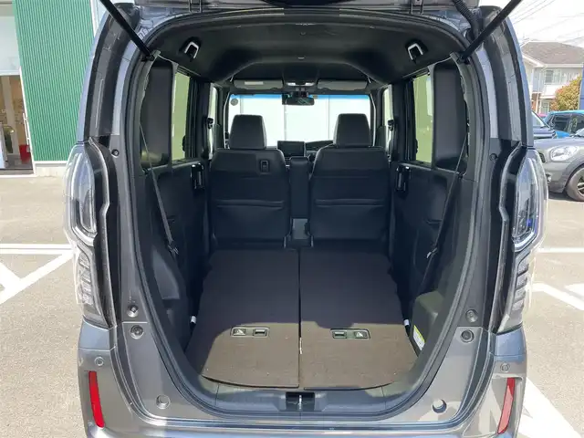 ホンダ Ｎ ＢＯＸ カスタム G L ターボ ホンダセンシング 神奈川県 2018(平30)年 6.9万km シャイニンググレーM ・純正ナビ　/・バックカメラ　/・ビルトインＥＴＣ　/・Ｂｌｕｅｔｏｏｔｈ　/・ＤＶＤ　ＣＤ　/・フルセグＴＶ　/・両側パワースライドドア　/・ＬＥＤヘッドライト　/・フォグランプ　/・ＵＳＢ給電×２　/・パドルシフト　/・ロールサンシェード/・スマートキー/・プッシュスタート/・純正アルミホイール/・純正フロアマット/・オートライト/・オートエアコン