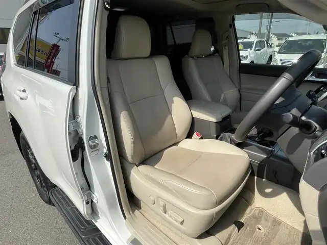 トヨタ ランドクルーザー プラド TX Lパッケージ マットブラED 群馬県 2022(令4)年 1.9万km ホワイトパールクリスタルシャイン モデリスタフルエアロ　/ムーンルーフ　/メーカーオプションナビ　/全周囲カメラ　/フルセグ・Ｂｌｕｅｔｏｏｔｈ。CD・DVD　/ベージュ革　/シートエアコン　/レーンアシスト　/衝突軽減ブレーキ　/コーナーセンサー　/ヒッチメンバー/ETC2.0/純正フロアマット