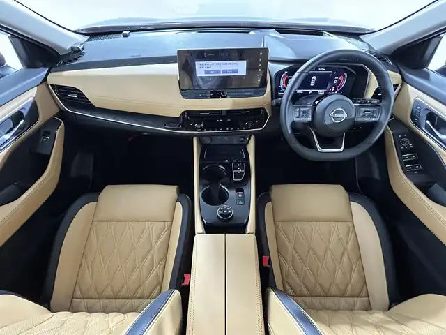 日産 エクストレイル G e－4ORCE 佐賀県 2023(令5)年 0.9万km カーマインレッド 純正12.3型ナビ/（ＡＭ/ＦＭ/CD/DVD/Bluetooth/フルセグTV）/全周囲カメラ/プロパイロット/前後ドライブレコーダー/衝突被害軽減システム/レーンアシスト/コーナーセンサー/シートヒーター/ステアリングヒーター/ブラインドスポットモニター/パワーシート/シートメモリ/置くだけ充電/LEDヘッドライト/オートエアコン/盗難防止装置/横滑り防止装置/オートライト/スマートキー/プッシュスタート/USB入力端子/純正フロアマット/純正15インチアルミホイール/ステアリングスイッチ/電動格納ミラー