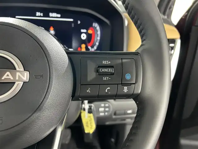 日産 エクストレイル G e－4ORCE 佐賀県 2023(令5)年 0.9万km カーマインレッド 純正12.3型ナビ/（ＡＭ/ＦＭ/CD/DVD/Bluetooth/フルセグTV）/全周囲カメラ/プロパイロット/前後ドライブレコーダー/衝突被害軽減システム/レーンアシスト/コーナーセンサー/シートヒーター/ステアリングヒーター/ブラインドスポットモニター/パワーシート/シートメモリ/置くだけ充電/LEDヘッドライト/オートエアコン/盗難防止装置/横滑り防止装置/オートライト/スマートキー/プッシュスタート/USB入力端子/純正フロアマット/純正15インチアルミホイール/ステアリングスイッチ/電動格納ミラー
