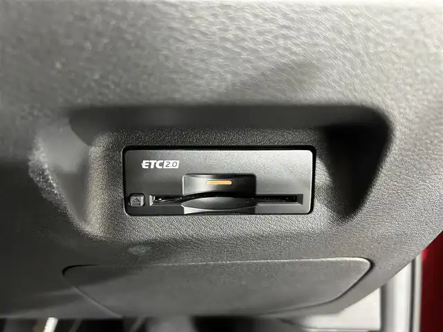 日産 エクストレイル G e－4ORCE 佐賀県 2023(令5)年 0.9万km カーマインレッド 純正12.3型ナビ/（ＡＭ/ＦＭ/CD/DVD/Bluetooth/フルセグTV）/全周囲カメラ/プロパイロット/前後ドライブレコーダー/衝突被害軽減システム/レーンアシスト/コーナーセンサー/シートヒーター/ステアリングヒーター/ブラインドスポットモニター/パワーシート/シートメモリ/置くだけ充電/LEDヘッドライト/オートエアコン/盗難防止装置/横滑り防止装置/オートライト/スマートキー/プッシュスタート/USB入力端子/純正フロアマット/純正15インチアルミホイール/ステアリングスイッチ/電動格納ミラー