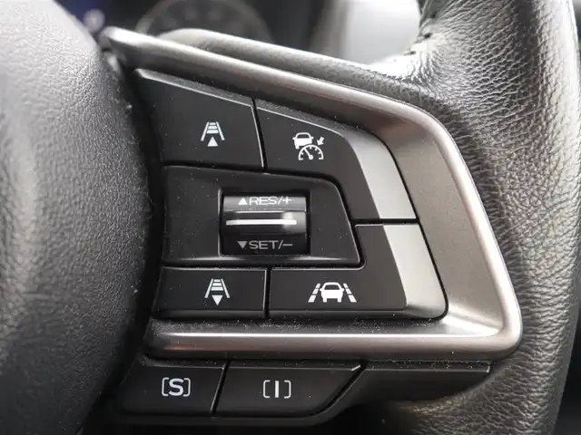 スバル インプレッサ スポーツ 2．0i－L アイサイト 山形県 2017(平29)年 6.7万km クリスタルホワイトP 4WD/アイサイト/ワンオーナー/メモリナビ/　　【CD DVD BT フルセグ USB AUX MSV】/バックカメラ/レーダークルーズコントロール/LEDオートライト/純正17インチアルミホイール/アイドリングストップ/ステアリングスイッチ/パドルシフト/電動格納ウィンカーミラー/フォグランプ/スマートキー×2/ETC