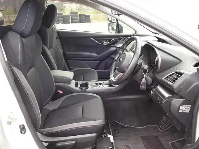 スバル インプレッサ スポーツ 2．0i－L アイサイト 山形県 2017(平29)年 6.7万km クリスタルホワイトP 4WD/アイサイト/ワンオーナー/メモリナビ/　　【CD DVD BT フルセグ USB AUX MSV】/バックカメラ/レーダークルーズコントロール/LEDオートライト/純正17インチアルミホイール/アイドリングストップ/ステアリングスイッチ/パドルシフト/電動格納ウィンカーミラー/フォグランプ/スマートキー×2/ETC