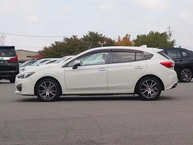 スバル インプレッサ スポーツ 2．0i－L アイサイト 山形県 2017(平29)年 6.7万km クリスタルホワイトP 4WD/アイサイト/ワンオーナー/メモリナビ/　　【CD DVD BT フルセグ USB AUX MSV】/バックカメラ/レーダークルーズコントロール/LEDオートライト/純正17インチアルミホイール/アイドリングストップ/ステアリングスイッチ/パドルシフト/電動格納ウィンカーミラー/フォグランプ/スマートキー×2/ETC