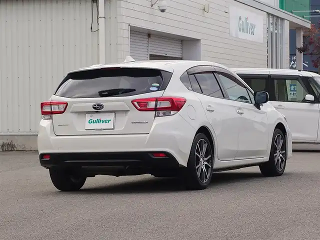 スバル インプレッサ スポーツ 2．0i－L アイサイト 山形県 2017(平29)年 6.7万km クリスタルホワイトP 4WD/アイサイト/ワンオーナー/メモリナビ/　　【CD DVD BT フルセグ USB AUX MSV】/バックカメラ/レーダークルーズコントロール/LEDオートライト/純正17インチアルミホイール/アイドリングストップ/ステアリングスイッチ/パドルシフト/電動格納ウィンカーミラー/フォグランプ/スマートキー×2/ETC