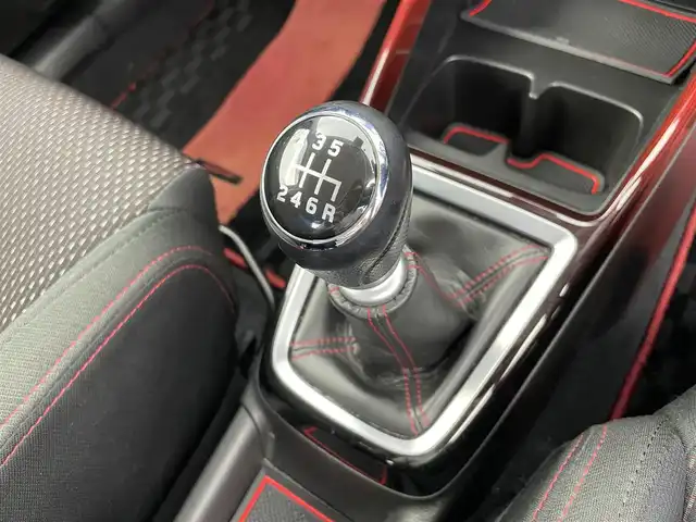 スズキ スイフト スポーツ セーフティPKG 富山県 2018(平30)年 4.1万km スーパーブラックパール 純正ナビ（AM/FM/DVD/SD/BT）/フルセグテレビ/バックカメラ/デュアルセンサーブレーキサポート/レーダークルーズコントロール/レーンキープアシスト/ビルトインETC/D席シートヒーター/スマートキー/横滑り防止措置/オートライト/６速マニュアル