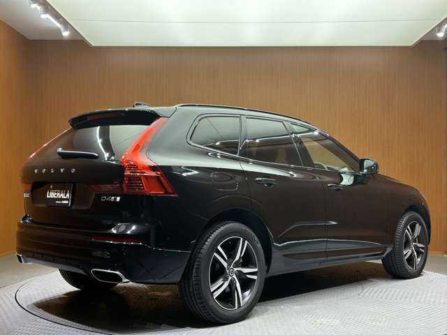 ボルボ ＸＣ６０ D4 AWD Rデザイン 千葉県 2019(令1)年 2.7万km オニキスブラックP 半革シート　/ＡＣＣ　/ナビ　/ＴＶ　/Ｂｌｕｅｔｏｏｔｈ接続　/３６０°シートヒーター　/電動リアゲート　/ＬＥＤヘッドライト　/パーキングアシスト　/衝突軽減ブレーキ　/ＢＳＭ　/ＬＫＡ　/ＥＴＣ　/ドラレコ前後