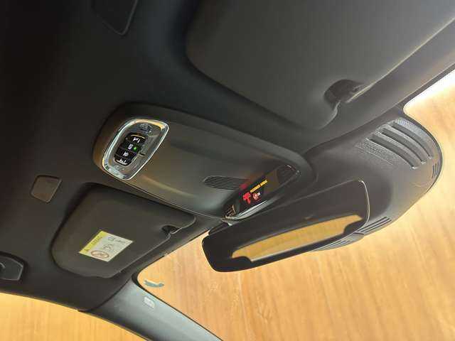 ボルボ ＸＣ６０ D4 AWD Rデザイン 千葉県 2019(令1)年 2.7万km オニキスブラックP 半革シート　/ＡＣＣ　/ナビ　/ＴＶ　/Ｂｌｕｅｔｏｏｔｈ接続　/３６０°シートヒーター　/電動リアゲート　/ＬＥＤヘッドライト　/パーキングアシスト　/衝突軽減ブレーキ　/ＢＳＭ　/ＬＫＡ　/ＥＴＣ　/ドラレコ前後
