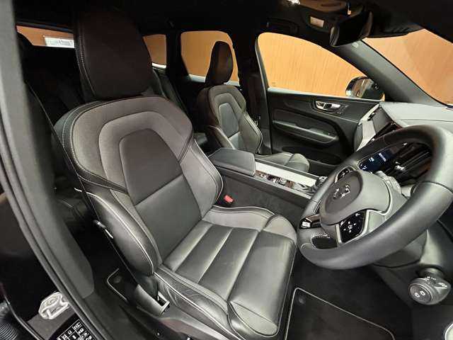 ボルボ ＸＣ６０ D4 AWD Rデザイン 千葉県 2019(令1)年 2.7万km オニキスブラックP 半革シート　/ＡＣＣ　/ナビ　/ＴＶ　/Ｂｌｕｅｔｏｏｔｈ接続　/３６０°シートヒーター　/電動リアゲート　/ＬＥＤヘッドライト　/パーキングアシスト　/衝突軽減ブレーキ　/ＢＳＭ　/ＬＫＡ　/ＥＴＣ　/ドラレコ前後