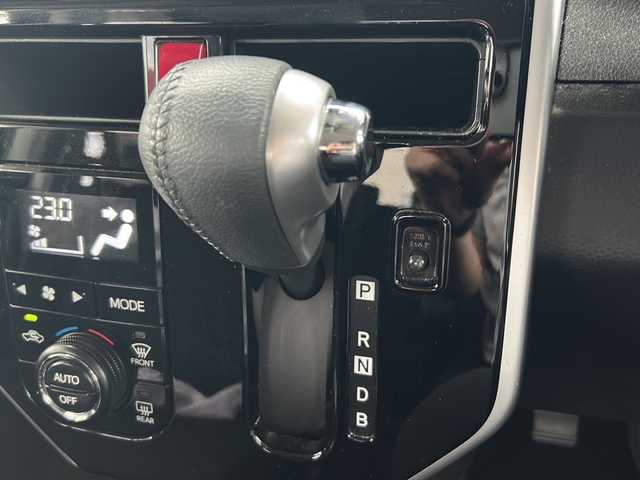 ダイハツ トール カスタムG ターボ SAⅢ 鳥取県 2019(令1)年 3.3万km ブラックマイカメタリック ワンオーナー/スマートキー/両側パワースライド/全方位カメラ/プリクラッシュセーフティ/オートハイビーム/クリアランスソナー/クルーズコントロール/純正８インチナビ/フルセグ・Bluetooth/リアサンシェード/オートリトラクトミラー/オートエアコン/アームレスト/LEDヘッドライト/LEDフォグライト/ETCユニット/保証書・取説