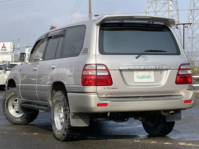 トヨタ ランドクルーザー VX－LTD 道央・札幌 2002(平14)年 12.9万km ウォームシルバーM ４WD/寒冷地仕様/純正メーカーナビ/AM/FM/CD/MD/クルーズコントロール/バックカメラ/ETC/ドライブレコーダー/センターデフロック/クールボックス/PWRMODE/2ndstart/トランスファレバー/Fシートヒーター/革巻きウッドコンビステアリング/ステアリングリモコン/リモコンキー/ハロゲンヘッドライト/オートライト/フォグランプ/ヘッドライトウォッシャー/電動格納ミラー/ヒーテッドドアミラー/純正フロアマット/ドアバイザー/リアフォグランプ/スペアキー/社外エンジンスターター/社外AW付冬タイヤ積込/275/65/R17/2020年/山8mm